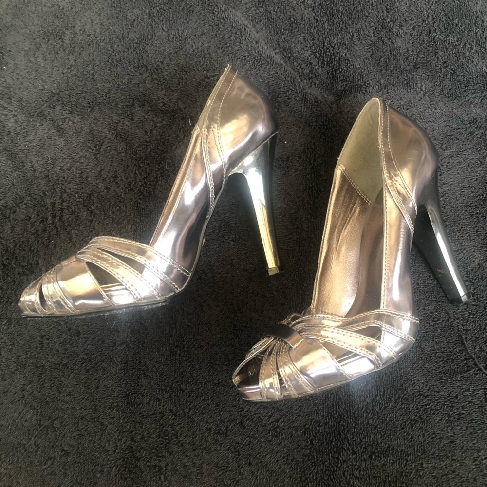 Beautiful dress shoes by Delicious!